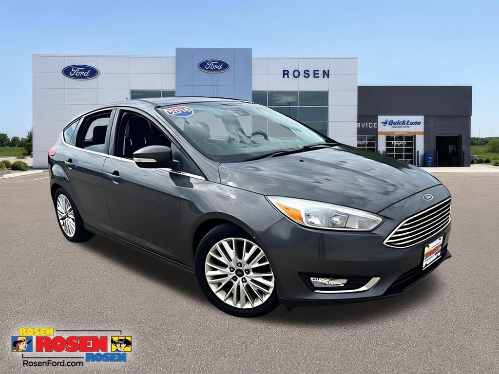 Gray (Magnetic) 2016 Ford Focus Hatchback Front-Wheel Drive 6-Speed Automatic