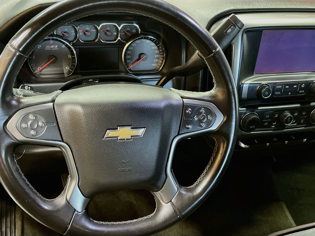 Used 2018 Graphite Metallic Chevrolet LT image 11