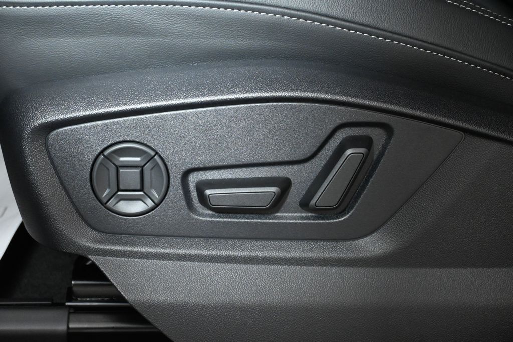 Thumbnail: 2026 Audi Q7 - 26