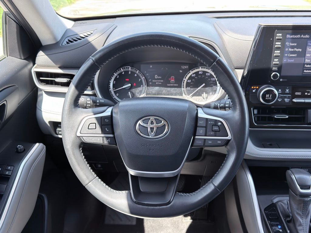 2022 Toyota Highlander XLE - Photo 6