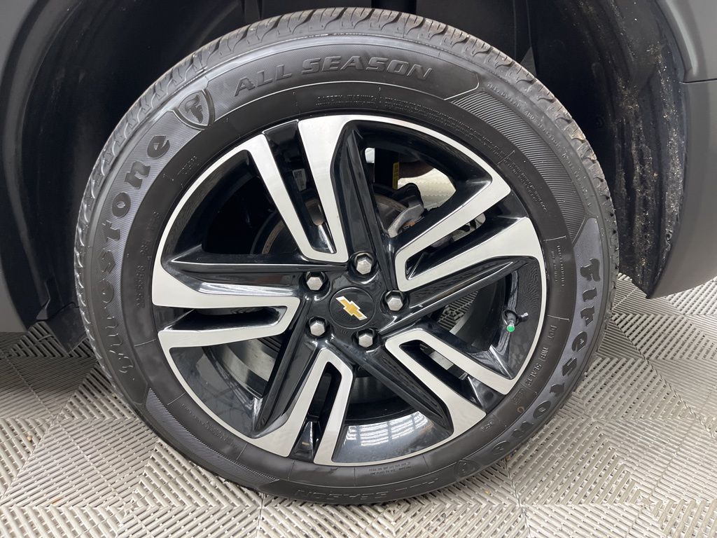 View vehicle photo 6