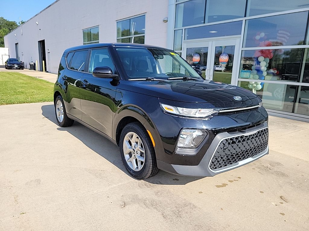 Cherry Black 2020 Kia Soul SUV / Crossover Front-Wheel Drive Continuously Variable Transmission