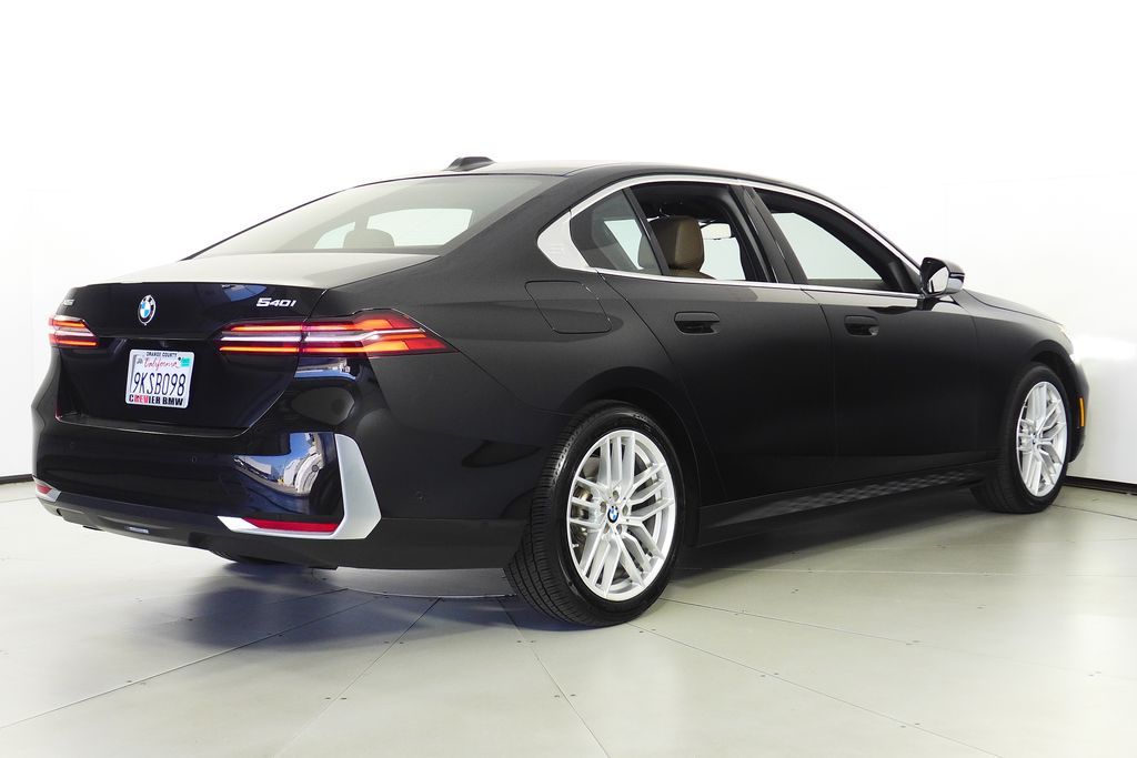 Thumbnail: 2024 BMW 5 Series - 7
