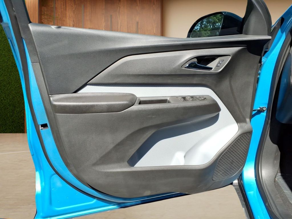 ChevroletBolt EV18