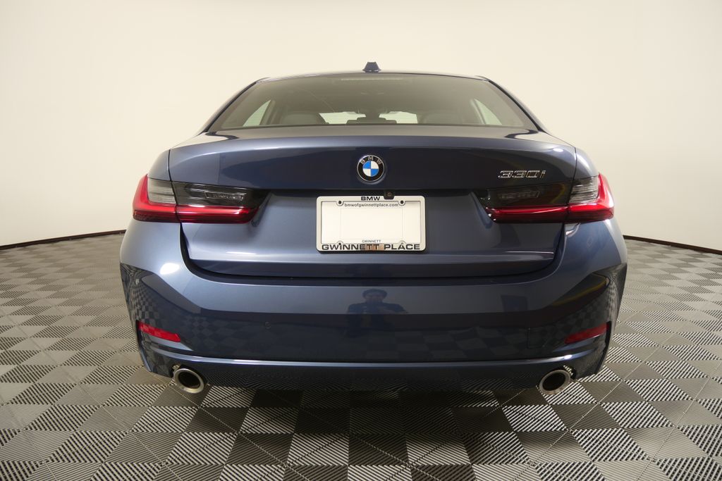 Thumbnail: 2026 BMW 3 Series - 4