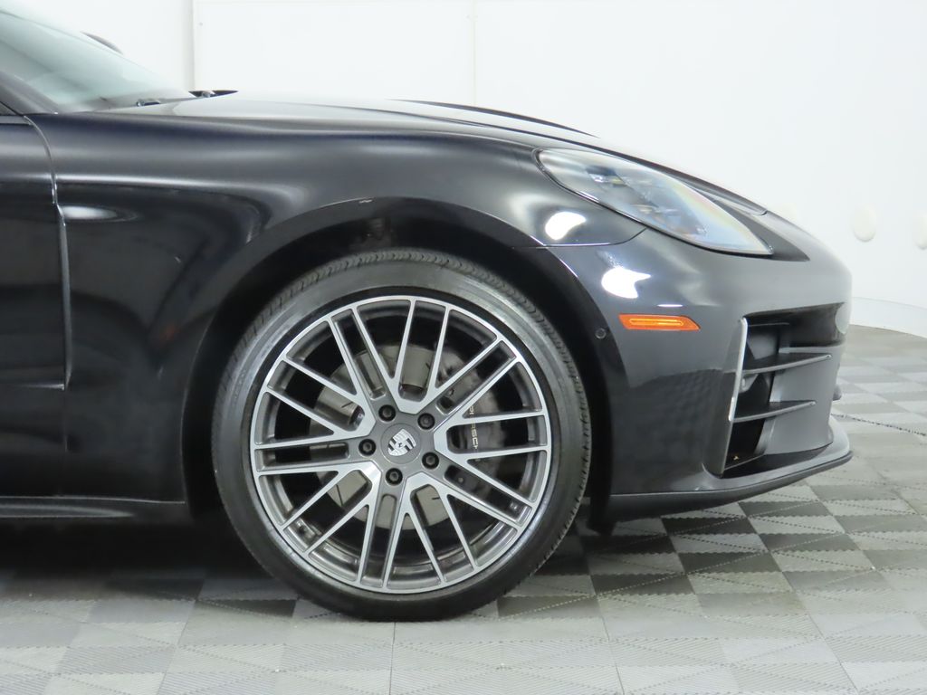 Thumbnail: 2024 Porsche Panamera - 11