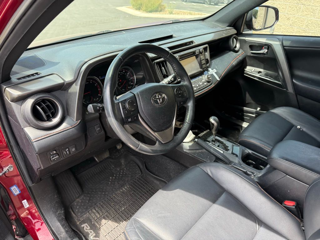 Thumbnail: 2018 Toyota RAV4 - 8