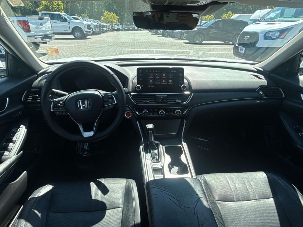 Used 2018 White Honda EX-L image 20