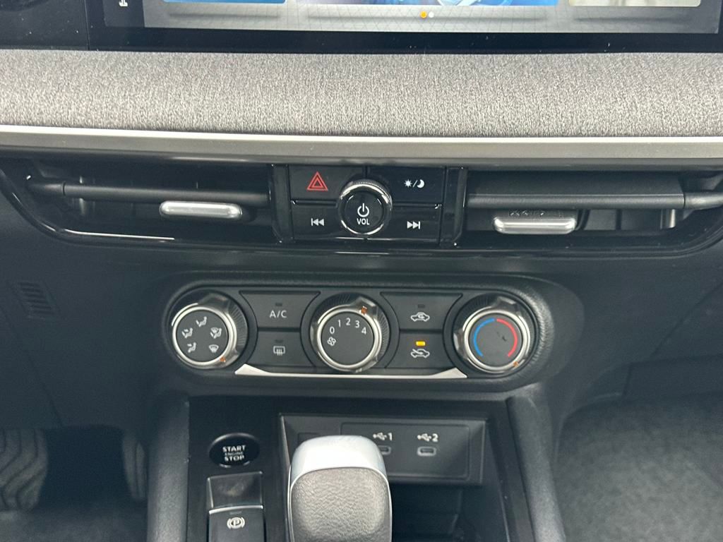 2025 Nissan Kicks SV photo