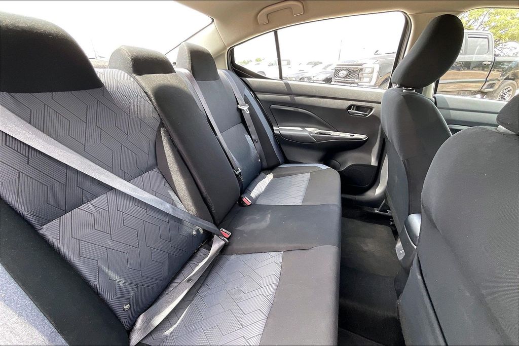 Used 2025 Nissan Versa 1.6 SV 4D Sedan