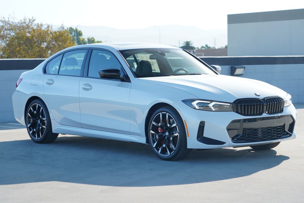 Thumbnail: 2026 BMW 3 Series - 3