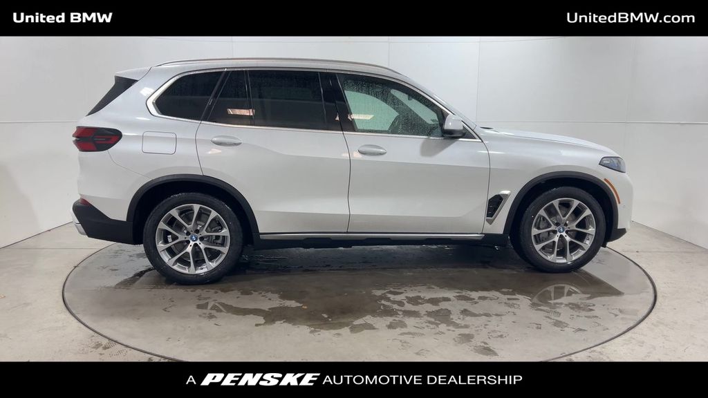 2025 BMW X5 xDrive50e 9