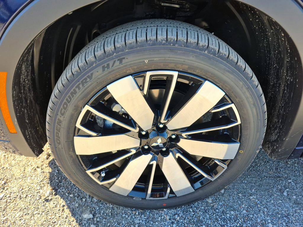 2026 Mitsubishi Outlander SEL - 8