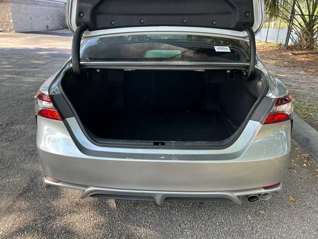 2021 Toyota Camry SE 10
