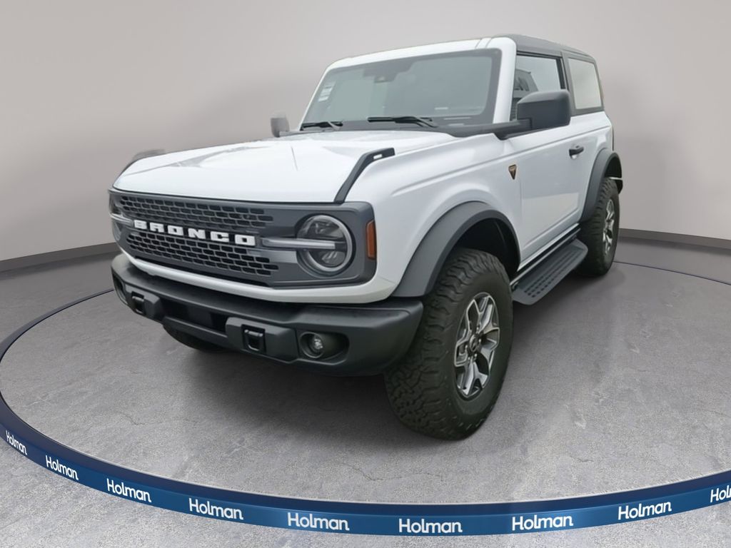 Oxford White 2025 Ford Bronco Badlands 2-Door 4WD SUV / Crossover Four-Wheel Drive Automatic