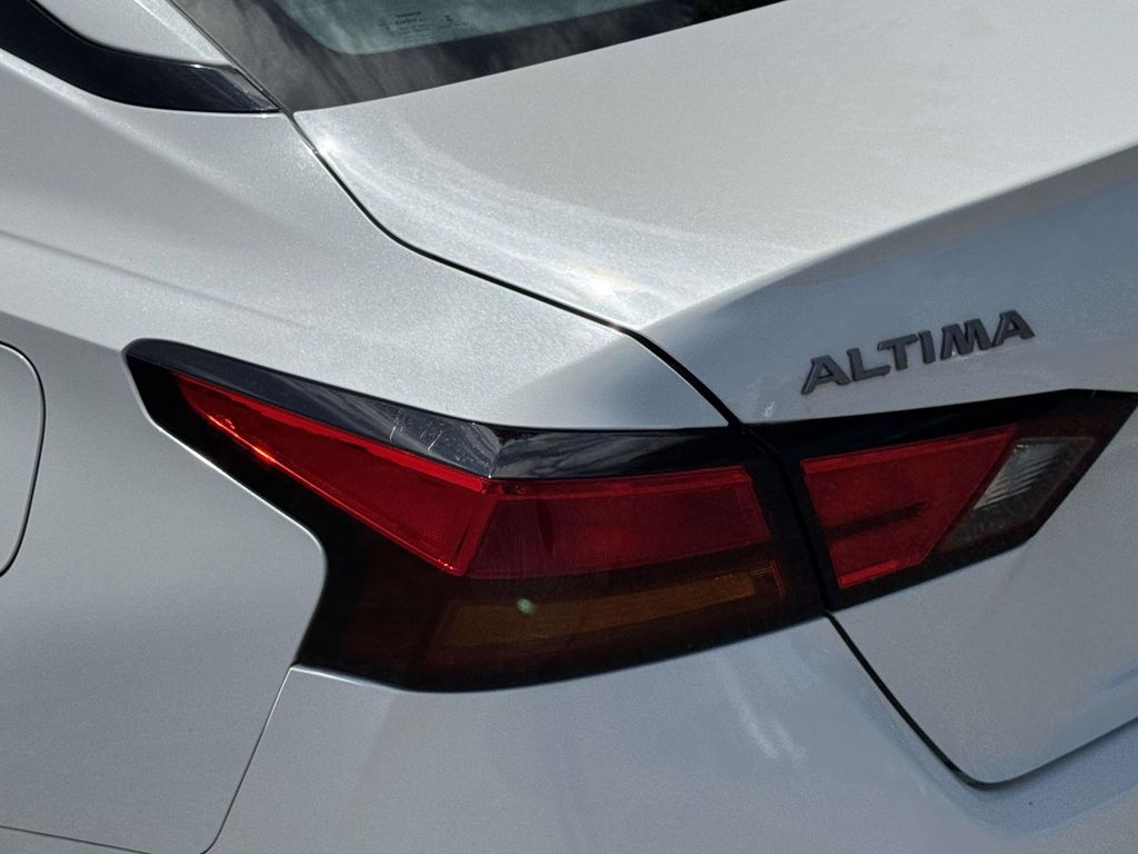 Used 2024 Nissan Altima Sedan
