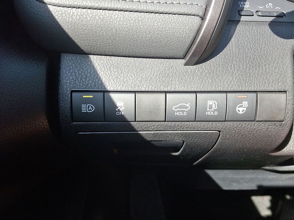2022 Toyota Camry LE 22