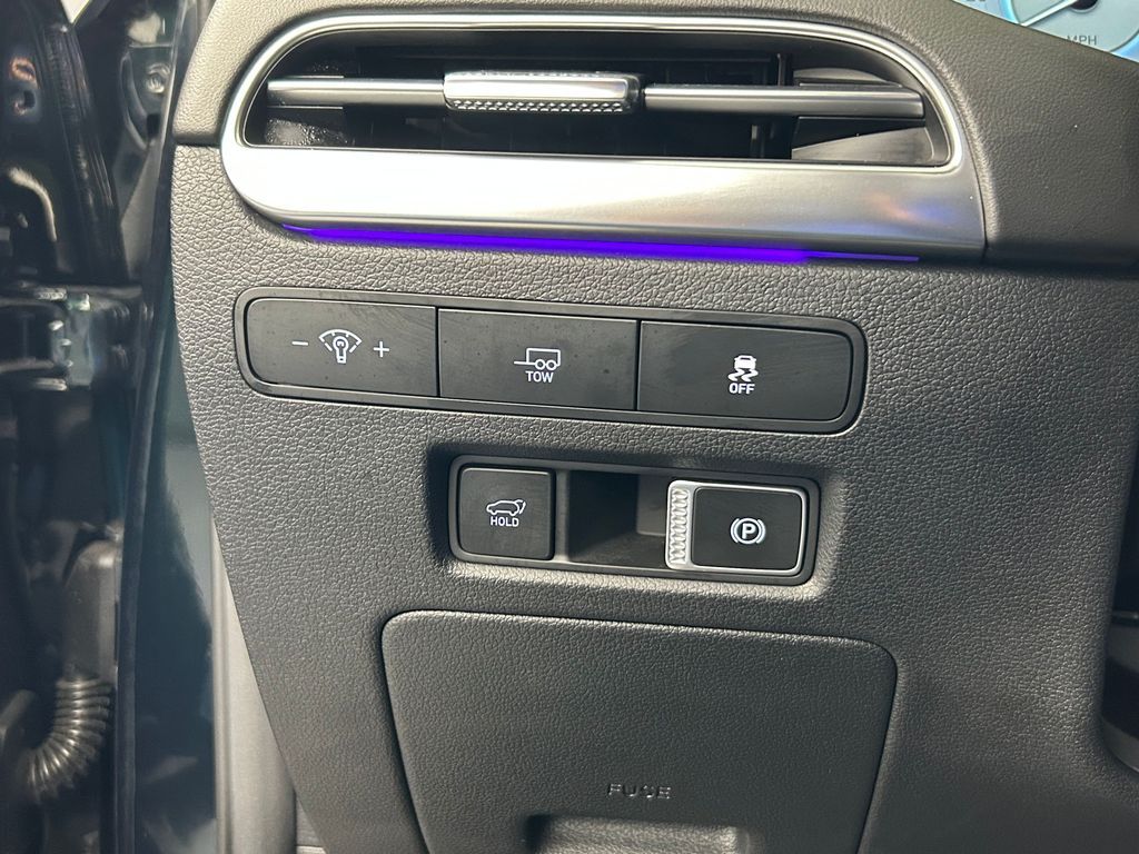 Used 2024 Robust Emerald Hyundai Calligraphy image 41