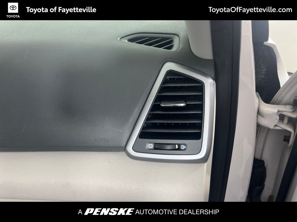 Thumbnail: 2016 Hyundai Tucson - 19