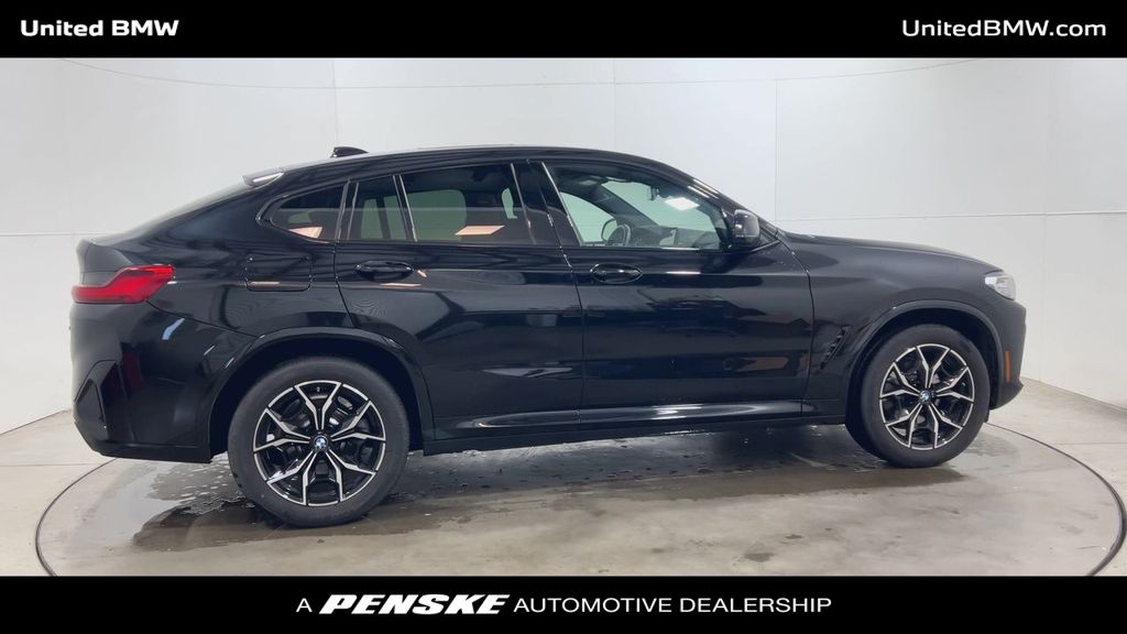 Thumbnail: 2025 BMW X4 - 9