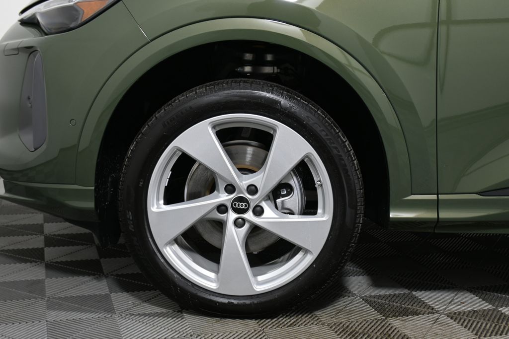 Thumbnail: 2025 Audi Q5 - 11