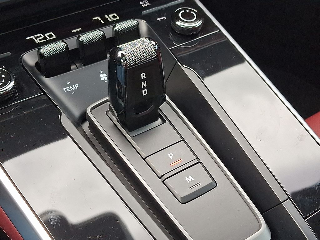 Thumbnail: 2024 Porsche 911 - 16