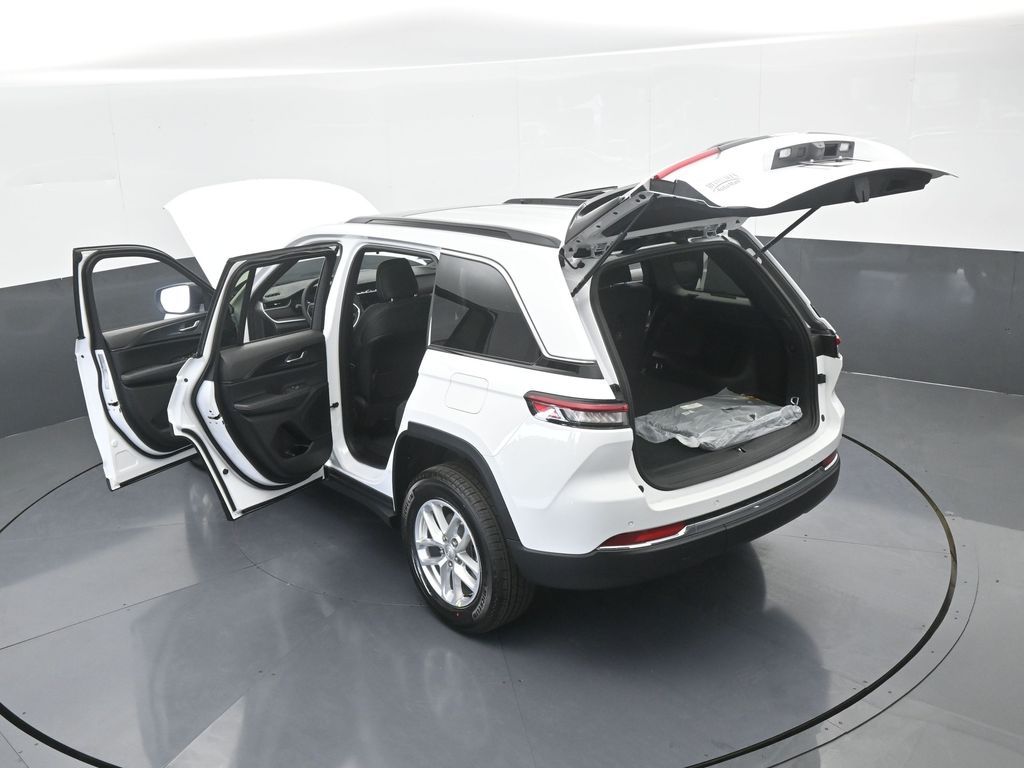 New 2025 Bright White Clearcoat Jeep Laredo image 65
