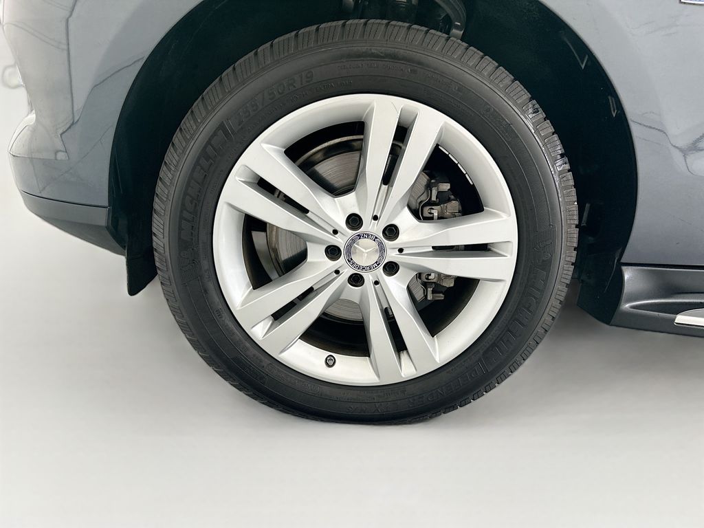 Thumbnail: 2012 Mercedes-Benz M-Class - 29