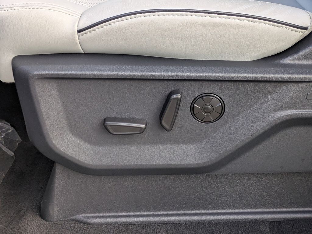 2025 Ford Expedition Platinum MAX