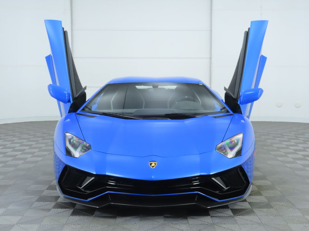 2022 Lamborghini Aventador  10