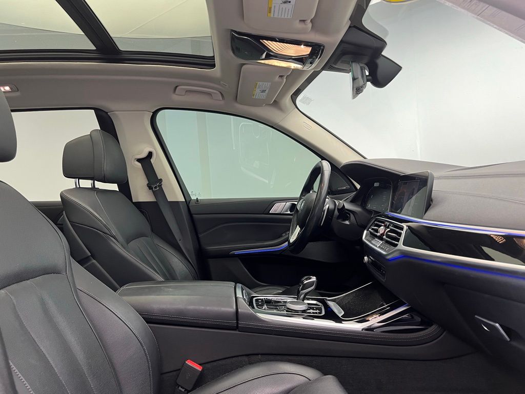 Thumbnail: 2019 BMW X7 - 7