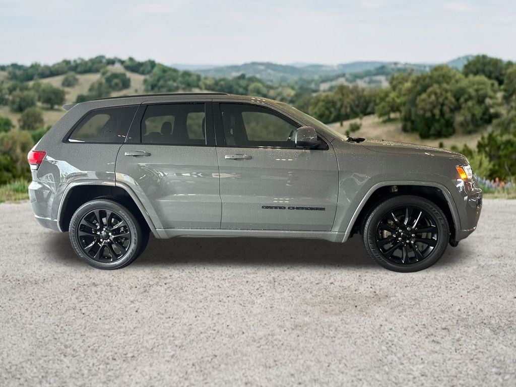 Used Car 2020 Jeep Grand Cherokee  Altitude For Sale Under $25,000 In Austin, Texas