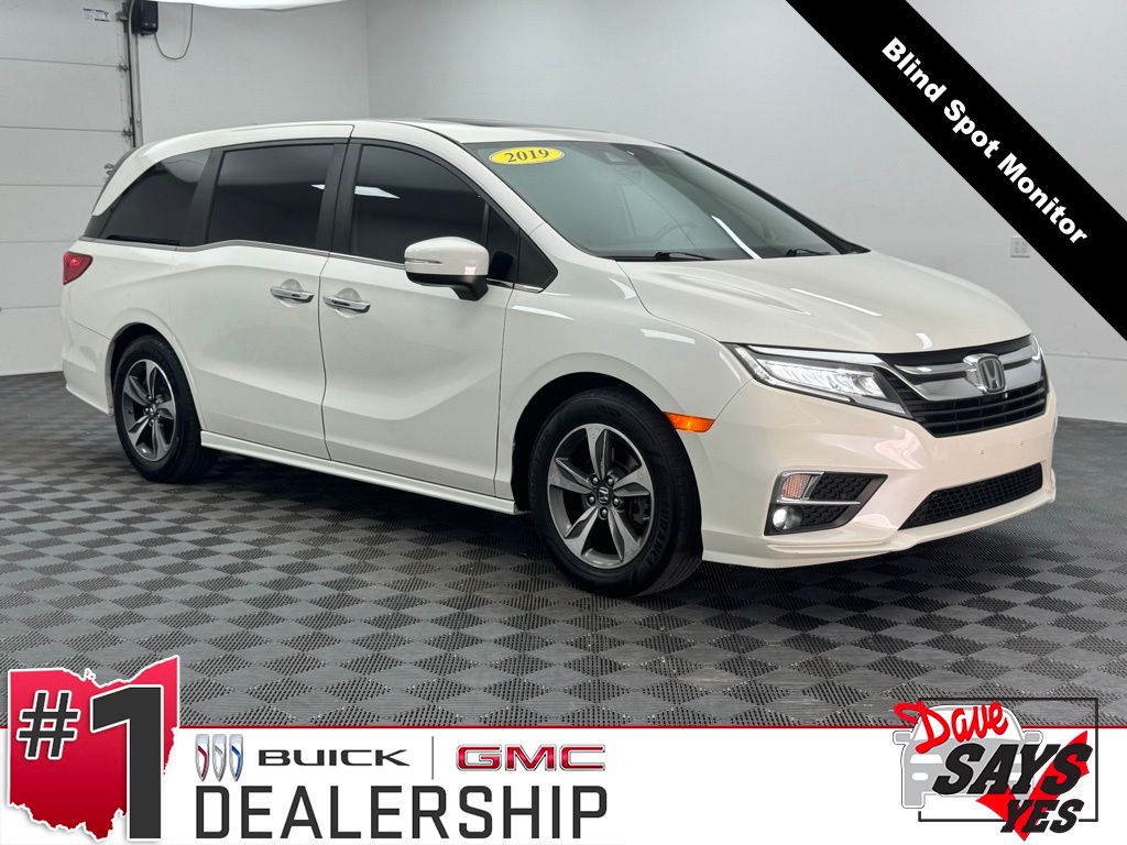 White 2019 Honda Odyssey Touring FWD Minivan Front-Wheel Drive Automatic