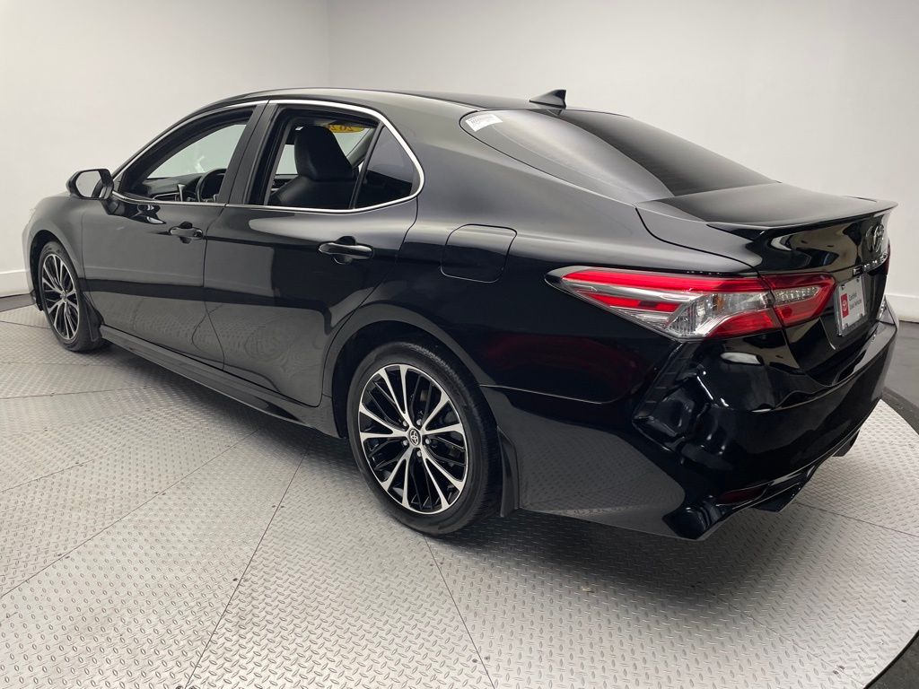 2020 Toyota Camry SE 7