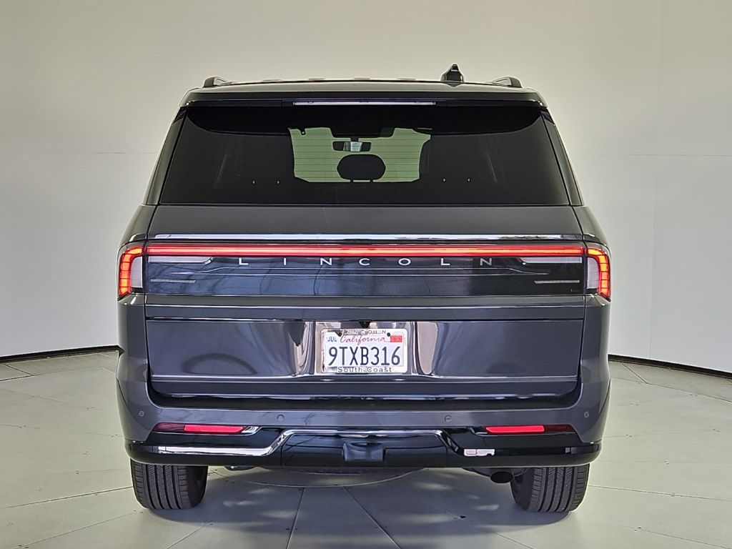 Thumbnail: 2025 Lincoln Navigator - 8