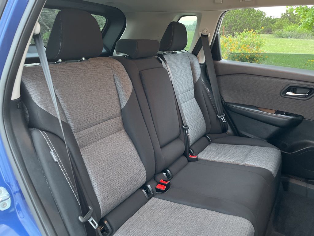 2023 Nissan Rogue SV 27