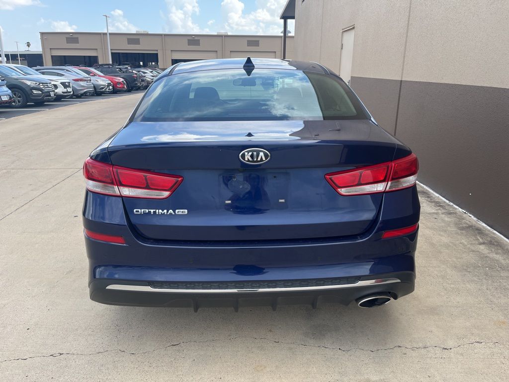 Thumbnail: 2020 Kia Optima - 3
