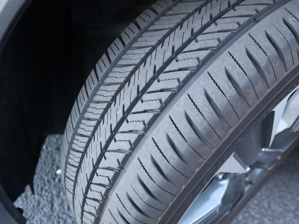 Thumbnail: 2022 Lexus UX - 13