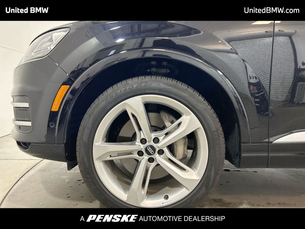 Thumbnail: 2019 Audi Q7 - 10