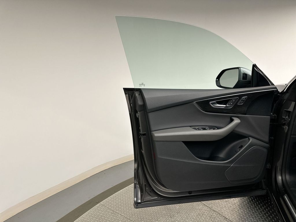 2019 Audi Q8 Premium 9