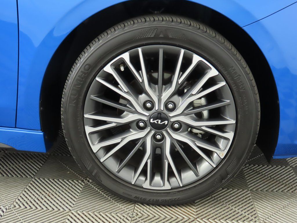 Thumbnail: 2022 Kia Forte - 31
