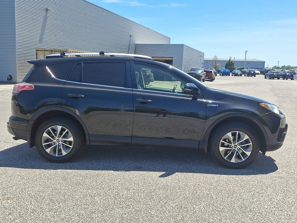 2016 Toyota RAV4 XLE 7