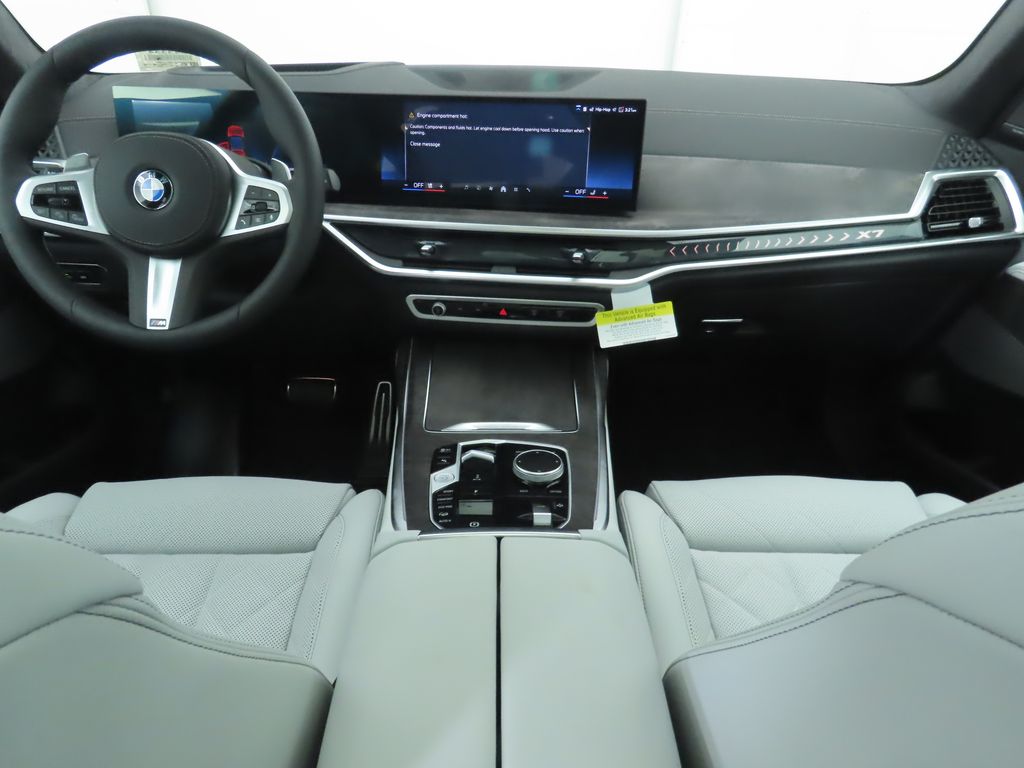 Thumbnail: 2026 BMW X7 - 14