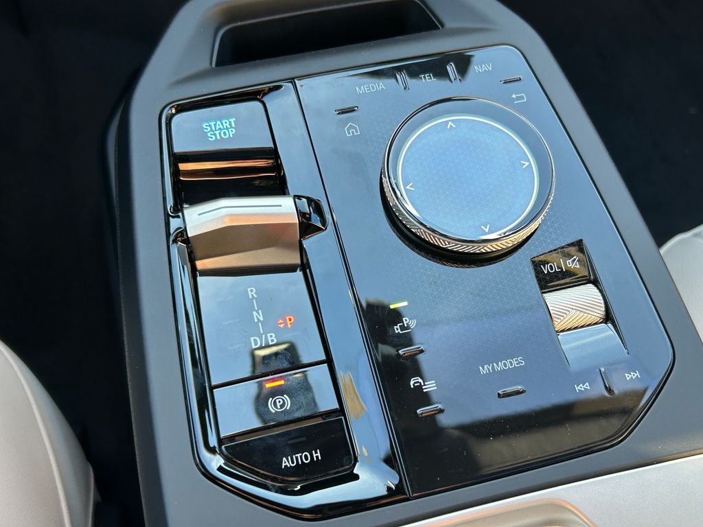 Thumbnail: 2026 BMW iX - 27