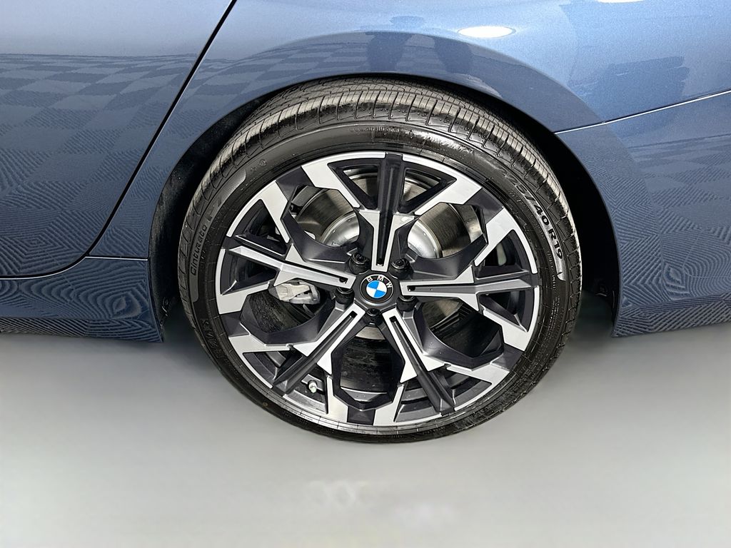 Thumbnail: 2025 BMW 3 Series - 23