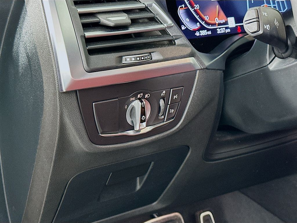 Thumbnail: 2023 BMW X4 - 10