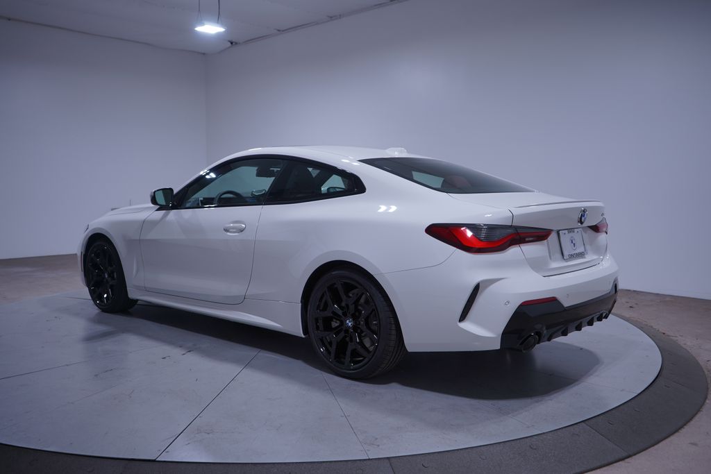 Thumbnail: 2026 BMW 4 Series - 3
