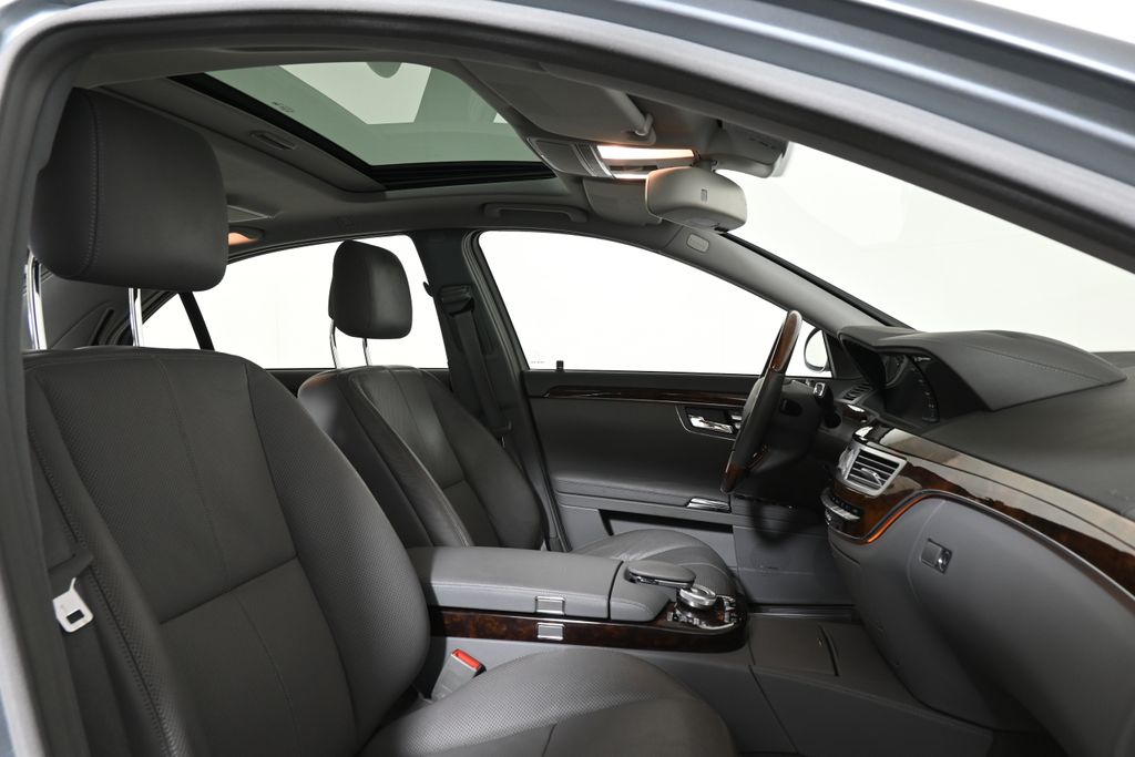 Thumbnail: 2008 Mercedes-Benz S-Class - 27