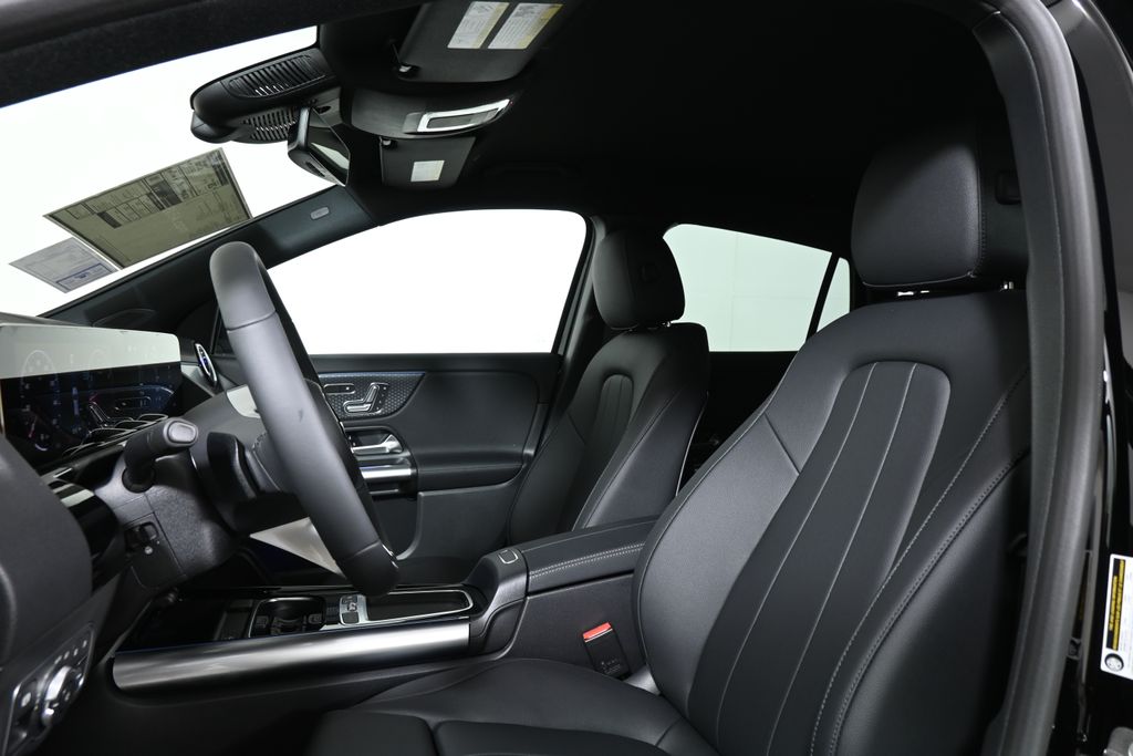 Thumbnail: 2025 Mercedes-Benz GLA - 13