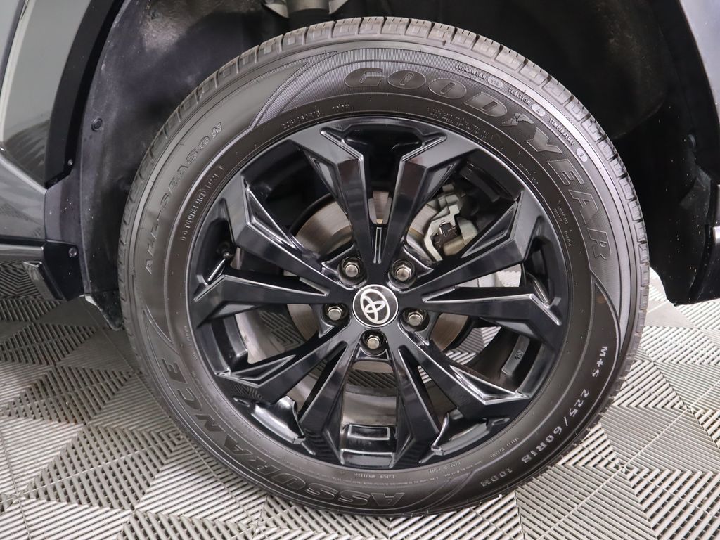 Thumbnail: 2023 Toyota RAV4 - 31